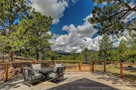 4bd AFrame Cabin with Hot Tub + 13,000ft Mountain Views + Hiking Close By