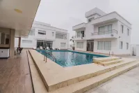 Private Room Next to the Pool w/ Shared Kitchen Hotels in Pedernales