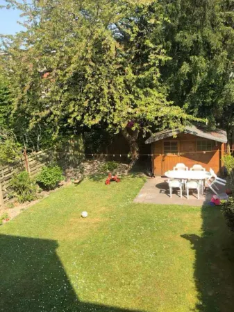 Cozy Garden Retreat - Family Friendly Studio with city access