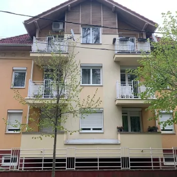 KŐNIG APARTMAN III. /LIZA APARTMAN/HÉVÍZ.300 MÉTERRE A HÉVÍZI TERMÁL TÓTÓL! Hotels in 