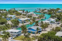 NEW!  Waterfront, 3 Bedroom, 3 Bath.  Keys Living, Peaceful Retreat Các khách sạn gần Fiesta Key RV Resort and Marina