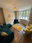 Cosy Three-bed house close to the city centre, with good transport links. Hotels in Oldbury