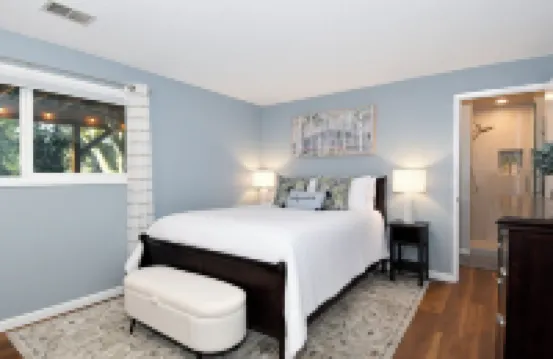 Woodland Retreat Apartment in Happy Valley - minimum 30 days Hotels in Sunnyside