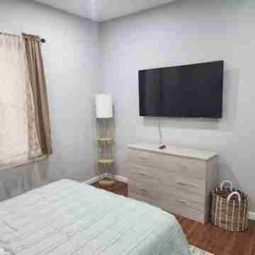 Summer Sunset Hideout 1-2BEDROOMS/1 BATH Rooms