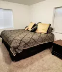 Spacious 4-bedroom apartment in charming Tropic with WiFi, AC Hotels in Tropic