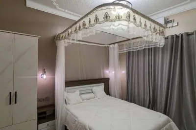 S&M Homes on Kampala - Entebbe road, offers accommodation that is very unique. Hotels near Ragga Dee Beach