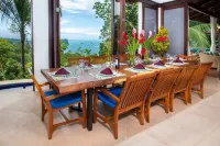 Lux Jungle Villa w/5 suites, Private Pool, Pacific Ocean Views, Game room