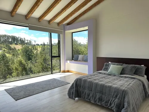 Country House, Gastronomic Zone, 15 minutes from El Retiro. Hotel a Retiro