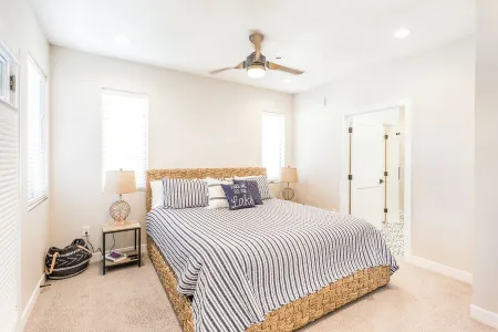 Spacious 5-bedroom condo in the delightful Stillwater building East Lake Okoboji