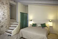 Provencal mill with private pool for 15 people