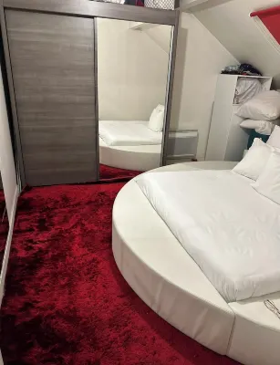 Elha max Appart93 UrbanSoccer附近的飯店