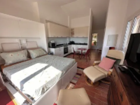 Appartement Studio Adrian Proche du Village - Clim - Piscine - Tennis 普朗－德拉圖爾酒店