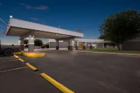 Econo Lodge Carlsbad Caverns Area - Parkplatz