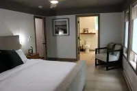 Scenic 3-bedroom Aframe with WiFi and AC on Three Lakes Chain