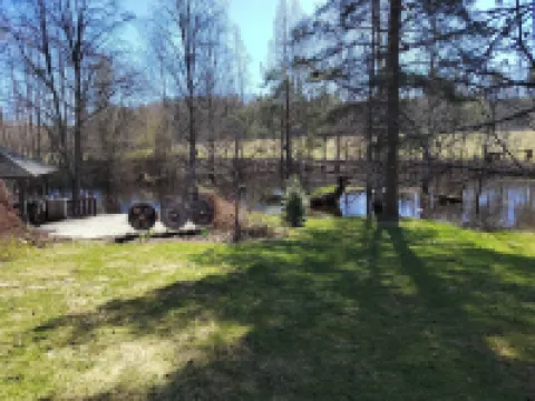 Riverfront Cottageee Hotel a 