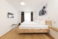 Central, south-facing terrace, mountain view, sauna, ski locker, free summer cable car