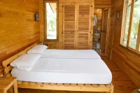 Paradise Beachfront House, 5-bedroom, hut and beach beds in Isla Portete Hotels in Mompiche