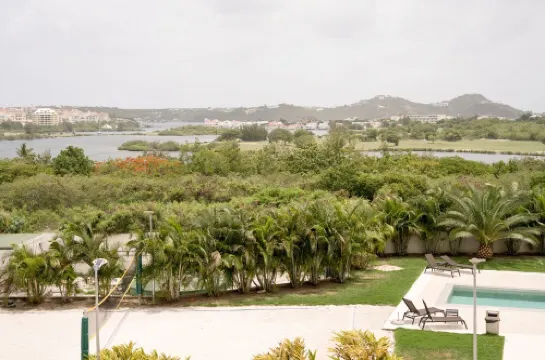 Cozy Emerald Maho St Maarten Apartment!