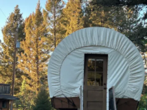 Boulder Creek Lodge - Campsite Hotels in Granite County