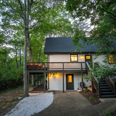 Serene Massanutten Retreat, Nestled in the Trees