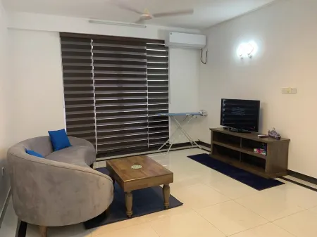 Family and Divers friendly luxury apartment. Beach & resort style restaurants