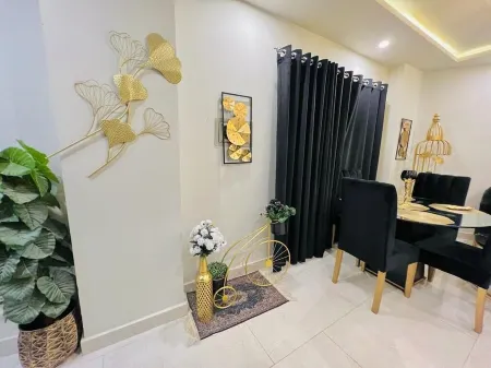 Glamorous one bed apartment near food street