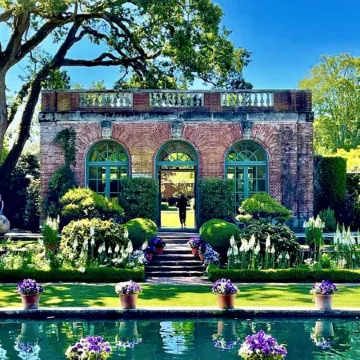 Breathtaking Oceanfront Beach House with Barbecue and Hot-tub in Pacifica, California