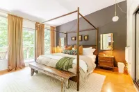 Evergreen Escape - Mountains, Beaches, Hottub, Gameroom