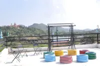 Escape to Tranquility: Family friendly Villa in the heart of the Hills!