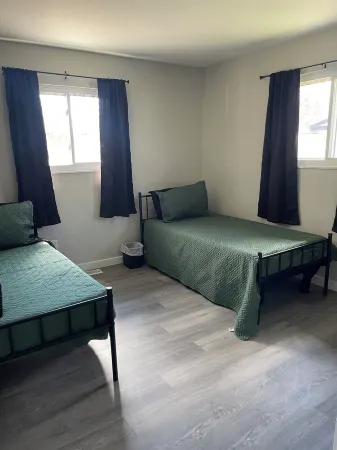 Charming 2-bedroom duplex in fabulous Avon with WiFi, AC