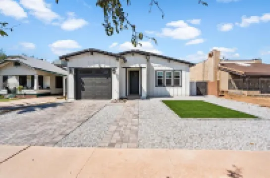 2022 Brand New Home in Downtown Gilbert!