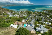 Private Hilltop Retreat, Spectacular View, Minutes to Kailua Beaches! 카내오헤 호텔