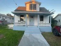 Old Mizp - A Charming Escape Hotels in Rock Sound