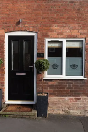 Cosy cottage for couples in the heart of central Ludlow with free parking permit