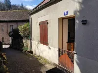 Les 3 Terrasses Maison aux Portes du Morvan Avec SPA au Pied de la Vieille Ville Hotels in Avallon