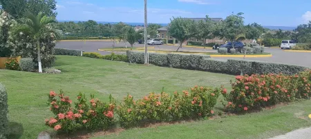 STATE OF ELGANCE is a three bedrooms three bathrooms villa with a oceanic view.