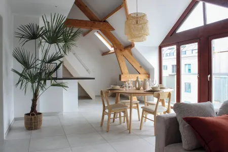 Stijlvolle Boho Chic Escape in Mechelen aan Station Отели в г. Мехелен