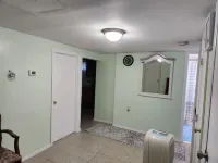 Spacious Clean Lovely 2 Bedroom Apartment