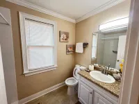 Southern Serenity Cozy 2-bedroom apartment in peaceful