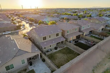 Monthly Rental, 3BR w/ WiFi & Outdoor Space Отели рядом с Аэропорт Феникс-Меса Гейтвей