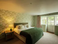 New Inn at Coln