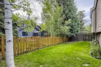 4 bedroom Luxury Mountain Chalet with private hot tub