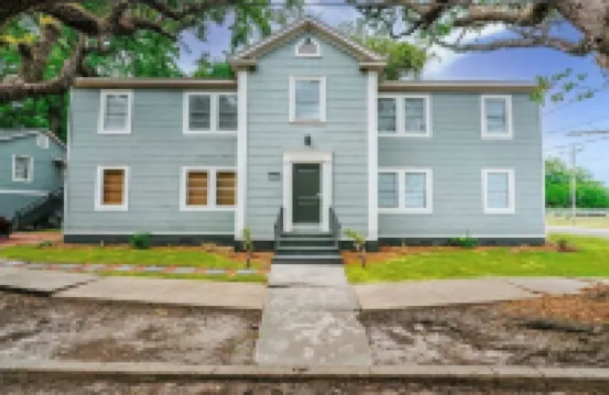 Cozy 1-bedroom apartment in lovely Mobile with WiFi, AC