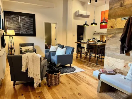 Revitalized Firehouse Retreat in Downtown Shelburne Falls. Walk to Everything!