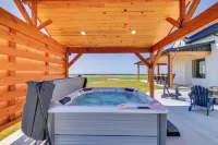 Rural Home w/ Hot Tub < 7 Mi to Winery & Golfing - 3-Star