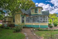 Russellville House w/ Garden - Walk to Main Street - 3-Star