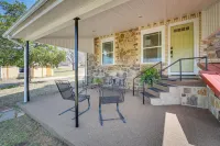 Maries Place - Walk to Subiaco Abbey! - Wifi