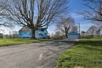 Charming East Bernstadt Retreat < 6 Acre Farm!