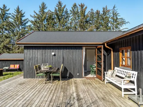 "Marla" - 1.1km from the Sea