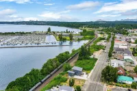 Hollow Fern Retreat Hotels in Blaine